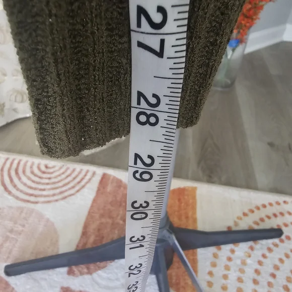 Lulus Perfectly Promising Olive Green Long Sleeve V- Neck Sweater Sz M - Picture 10 of 14